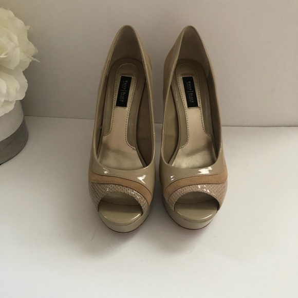 White House black market peep toe heel shoe size 7.5 - 8 women’s tan. - Picture 2 of 6